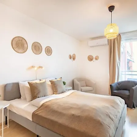 Balcony - Comfy - Easy Parking Apartament *