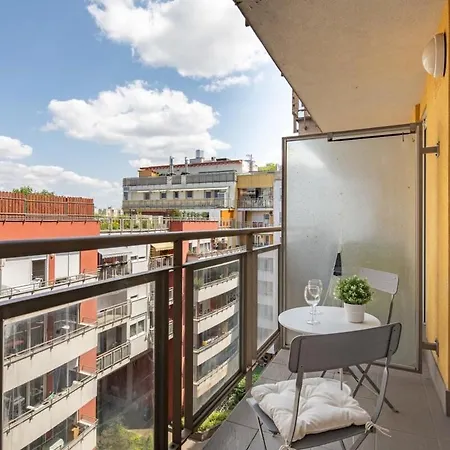 Balcony - Comfy - Easy Parking Apartament *