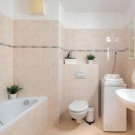 Balcony - Comfy - Easy Parking Apartament *