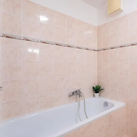 Balcony - Comfy - Easy Parking Apartament *